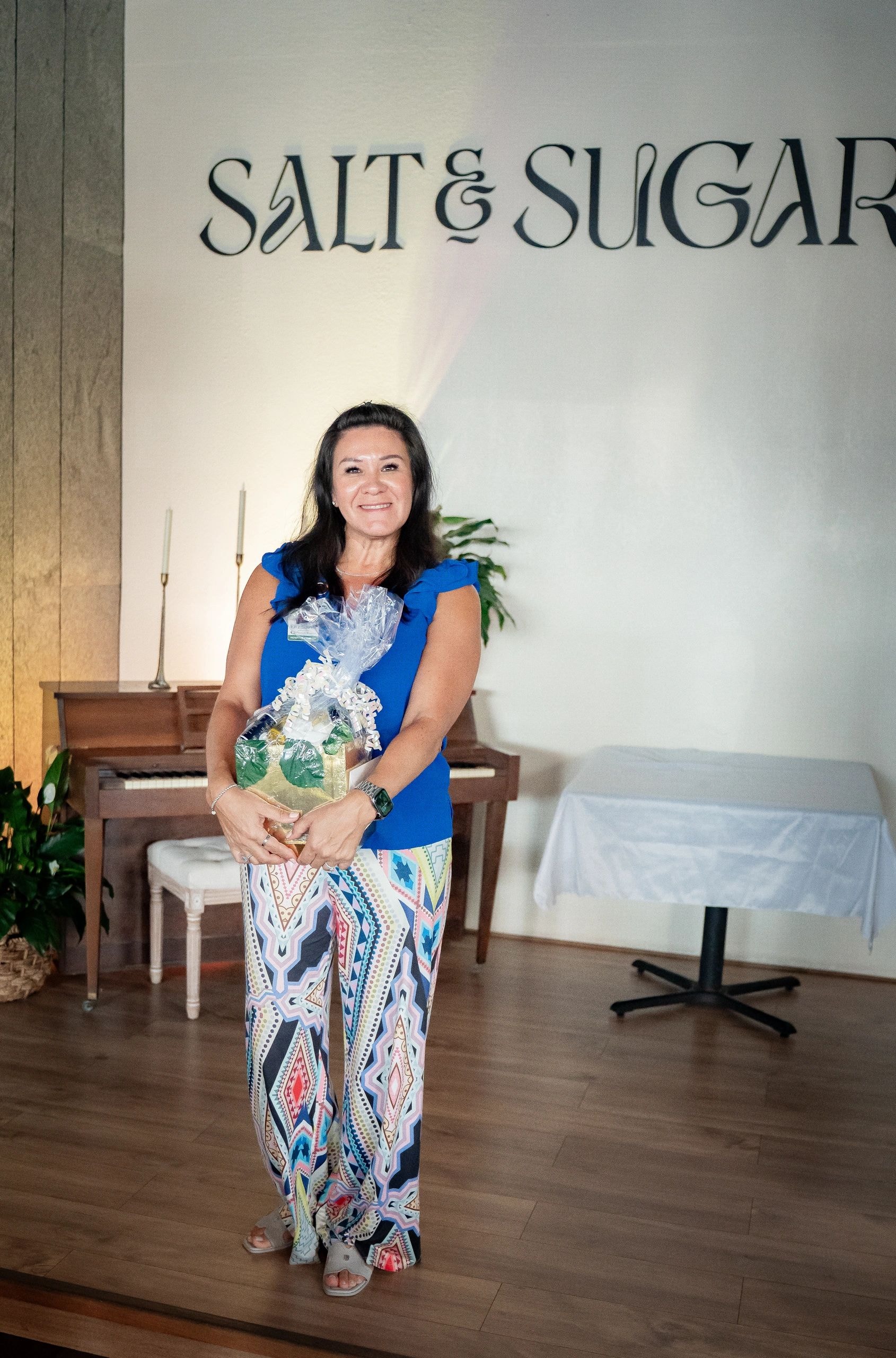 Attendee with gift bag at WGG Connect